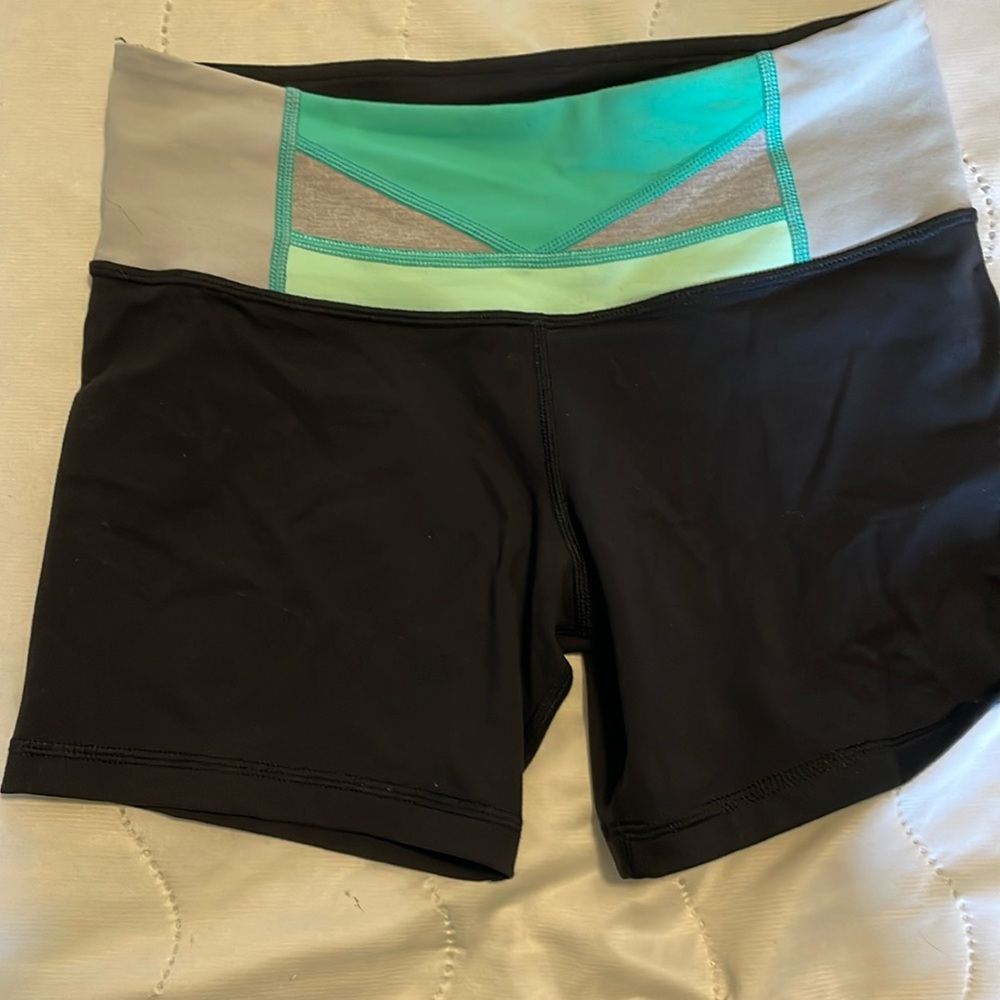 Lululemon short size 4